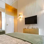Chanel Jana Pawla Apartmán