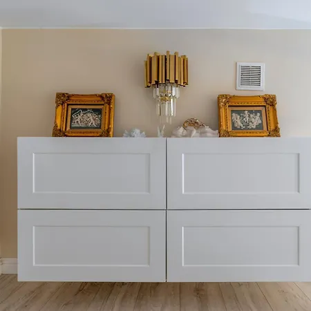 Chanel Jana Pawla Apartmán