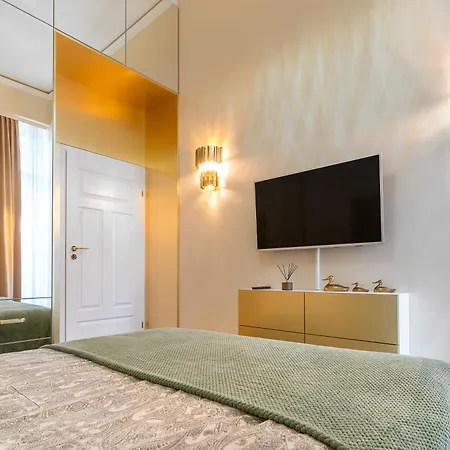 Chanel Jana Pawla Apartmán